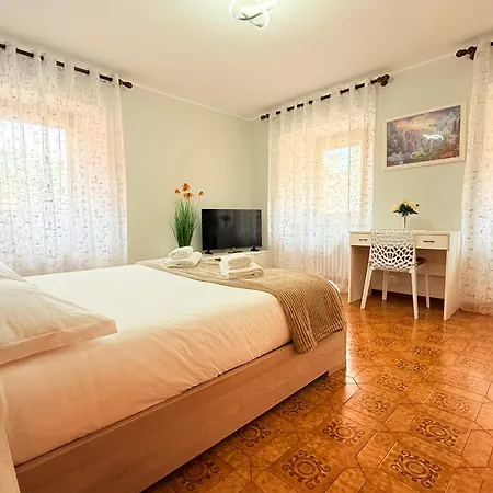 Casa Di Mary Apartment *